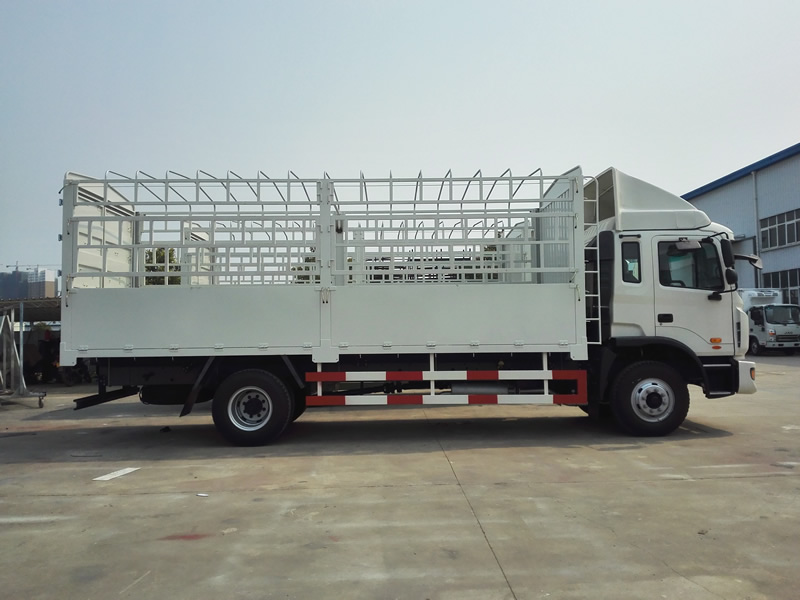 倉柵車