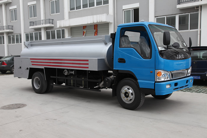 灑水車(圖1)